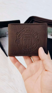 กระเป๋าสตางค์ใบสั้น 2พับ หนังด่านและแบบเงา ประทับตราลายทีมฟุตบอล ใส่แบงค์พันได้ ร้านวาววา ช็อป พร้อมส่ง