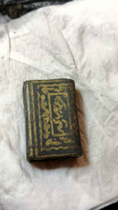 Koleksi stambul warna hitam artefak tua