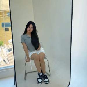 Reverie - Mira Top - Atasan Wanita Lengan Pendek Zipper Bahan Premium Ribbed Knit - Zipper Top Korean Style Short Sleeve One Size