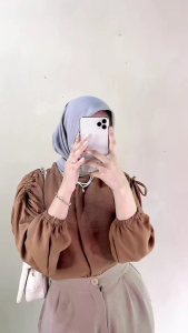 Alma Fashion.23 Sanitop Blouse Serut Bahu Aktif Crinkle Airflow Kemeja Wanita Polos Kancing Aktif