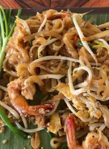 (เซต10ห่อ)ผัดไทย หมี่โคราช พร้อมน้ำซอล ขนาด 110 กรัม สูตรตำรับโคราช