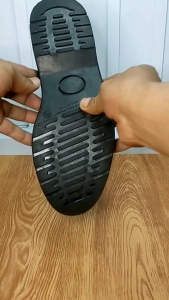 Leon Spike Paisley Sepatu Loafers Docmart Pria Hitam Slip On Tassel Spike Vintage Retro Independent Formal Casual Kerja Modern Terbaru