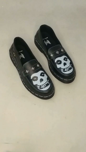 LEON AVATAR: Sepatu Slip On Loafers Formal Kulit Hitam Pria & Docmart Spike Misfit