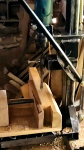 Dudukan Tatah Bobok Kayu Rakitan: Alat Ukir Kayu & Peralatan Kerajinan Kayu