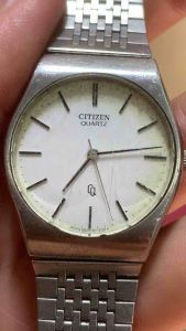 Đồng hồ nam CITIZEN CQ QUARTZ  máy chính hãng Citizen 4 jewels(4 chân kính) size mặt 33mm chưa núm kính xước mặt số có bị xuống màu do đã qua sử dụng khung thép dây thép không gỉ khóa thông minh zin chuẩn hãng