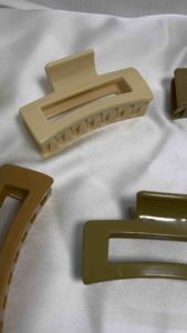 Jepit rambut kotak besar glosy isi 12pcs KQ kotak glosi