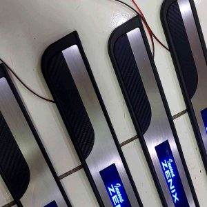 SILLPLATE SAMPING LED INNOVA ZENIX 2023 LAMPU PIJAKAN KAKI MOBIL