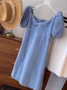 Đầm Jean Xước Nổi Xanh Nhạt Cổ Xoắn Nơ Tay Bồng Chiết Eo - Hitu House [D.02]