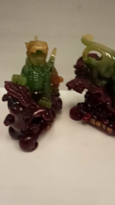 ปี่เซี่ยะคู่สีหยกตัวผู้เหยียบหยู่อี่เห็ดหลินจือตัวเมียเหยียบหยู่อี่แปะใช้ ขนาดสูง9นิ้ว ราคาคู่ละ800บ.