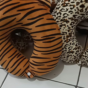 Bantal Leher Motif Dewasa Pakai Kancing