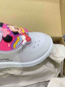 Adda✨ Minnie mouse รองเท้านักเรียนเด็กหญิงอนุบาลสีขาวลายมินนี่เม้าส์ รุ่น 41G95 ไซส์ 35-33