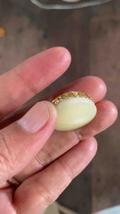 🫦กระดุมหรู มุกกลมฐานโลหะสีทอง มีน้ำหนัก ขนาด 20 มิล / ชุดละ 6 -12  เม็ด