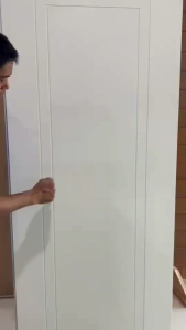 ประตูภายนอก HERs 2 PLASTWOOD สีขาวรองพื้น ทนแดดทนฝน ติดตั้งบานเลื่อนได้ นำไปทำสีปิดผิวได้ตามต้องการ