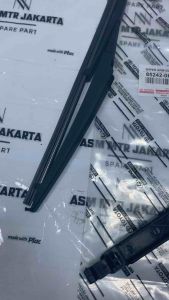 WIPER ARM BLADE BELAKANG TOYOTA INNOVA FORTUNER 2004-2014 ORIGINAL 1set