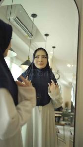 ADIBA - Hijab Instan Oval | Bergo Hijab Oval | Hijab Pet Tebal u: L & M