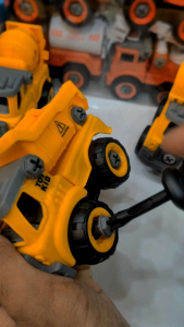 (GOGO TOYS) MAINAN TRUCK DIY BISA BONGKAR PASANG ISI 4PCS - TRUK DIY - ENGINEERING TRUCK ISI 4PCS