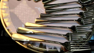 12pcs Spoon and Fork Set Stainless Non Turnish High quality utensils. 8inches Long. Thick Utensils Good for everyday use. Good Quality Highly recommended.