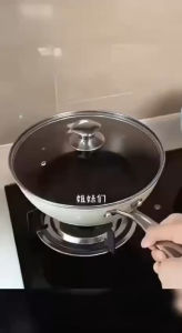 钛合金瓷炒锅 (1个)  Titanium Alloy Ceramic Wok #非常好用的一款钛合金炒锅😍 女士们都该给自己准备一个，再送一个给妈妈或家婆，高贵实用👍