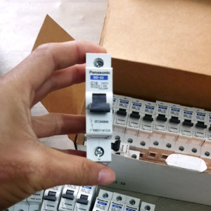 Aptomat cầu dao tự động Panasonic 16A 25A 32A cũ xịn tháo tủ