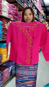 Nambing Shop ชุดพื้นเมือง ชุดผ้าฝ้าย งานปักมือ ชุดแบบชาวเหนือ ทรงเข้ารูป งานเย็บปราณีต