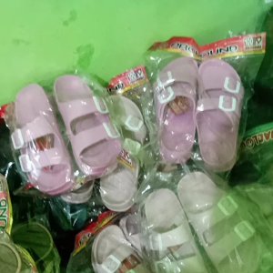 Desain Sandal Modern Yumeida: Model Jepit Nyaman untuk Wanita