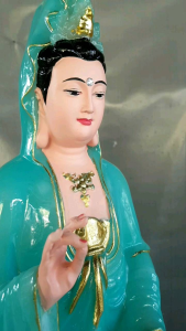 Tượng Quan Âm Bồ Tát cao 68cm.