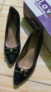 PRELOVED SEPATU LAVIOLA