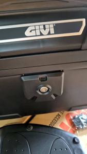 GIVI Ultimo 37 liter TERBARU Box Givi Ultimo 37 Box Motor