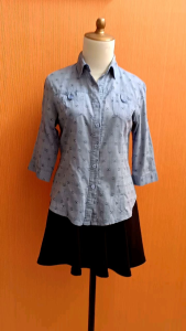atasan kemeja wanita abu muda GAUDI cewek M kerja kuliah santai cute