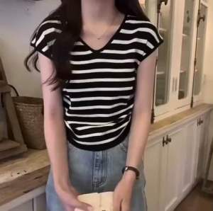 AM215 - Áo cổ V với dây rút 2 bên chất len thun mềm mịm co giãn Cổ chữ V Kẻ sọc