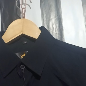 kemeja hitam polos lengan pendek toyobo premium