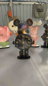 Đồng hồ bearbrick mini để bàn decor trang trí