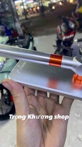GƯƠNG CHIẾU HẬU RIZOMA mặt vuông kiểu Iphone THÂN NHÔM MẶT CHỐNG CHÓI GẮN CHO XE GA XE SỐ( Tặng kèm ốc và lục giác)