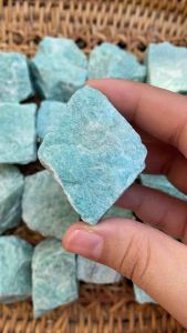 Amazonite อะมาโซไนต์ก้อนดิบ สวย น่ารักมาก เป็นหินเเห่งความหวัง ความกล้าหาญ ความโชคดี ความอุดมสมบูรณ์ ช่วยสร้างความมั่นใจ