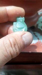 mặt dây chuyền hồ ly đá thạch anh mầu xanh chạm khắc thủ công