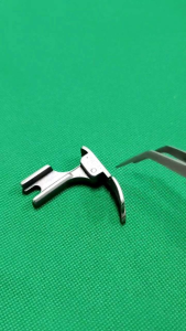 Sepatu Mesin Jahit DLM 1/8 B1524-522-NAA / Sepatu Mesin Jahit Jarum 1 potong Cutter / Presser Foot M.J.M-13739