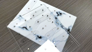 Khung trưng mẫu móng Mica có thanh gắn móng nam châm bảng màu loang vân đá