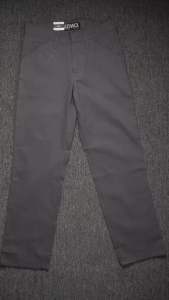 Celana Chinos Standar Reguler Pria: Panduan Lengkap