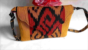 TAS SELEMPANG WANITA FULL TENUN ETNIK 2 RUANG