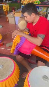 คัดเสียง หน้า 12" กลองยาวใหญ่ นิ้ว กลองมีคุณภาพ ใช้หนังวัวแท้ คู่เหรียญ คัดเสียง ค่ะ ผลิตตรงจากโรงงาน