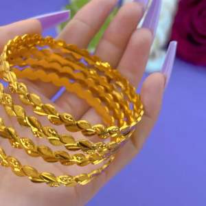 Gold Bracelet with Floral Design (4 Rings) – Elegant Coating for Women