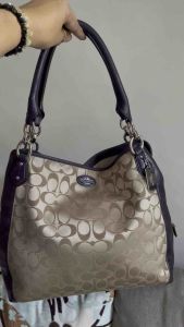 Preloved authentic colette hobo shoulder bag with flaws