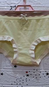 Celana Dalam Wanita (No Label) Size XL XXL Bahan Lembut Tanpa Jahitan Samping