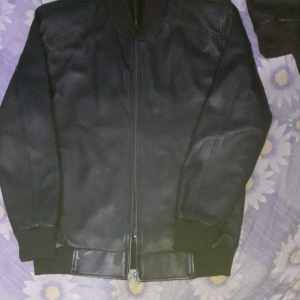 Jaket kulit domba super model bomber double resleting + bonus prosoft. (Garansi 100% uang kembali jika jaket bukan kulit domba)