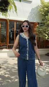 A1273 ชุดเซต เสื้อแขนกุดมีฮู๊ดผูกไม้ + กางเกงขายาว แต่งลูกไม้ชายขา สีเข้ม