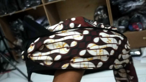 Udeng Batik Blangkon & Batik Ikat Kepala Totopong: Desain Batik Lokal