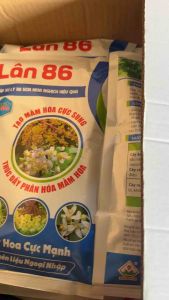 Phân bón lá Lân 86 Vân Nguyên ra hoa trái mùa nguyên liệu ngoại nhập tạo mầm hoa ra hoa đồng loạt gói 1 kí