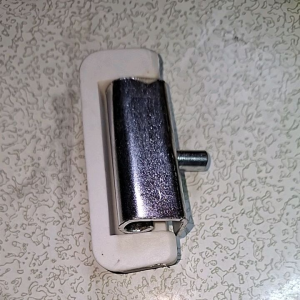 Engsel Besi & Karet Mesin Jahit Industrial