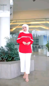 Atasan wanita nameera motif garis