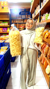 Keripik Singkong Gadung Renyah Gurih Khas Magelang Priyo Snack Borobudur